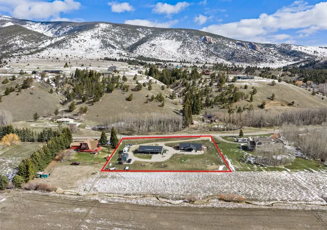 Photo 2 of Single family home for sale at 3015 N Cable Rd, Anaconda, MT 59711 | MLS# 30079304 | Listing updated on 2026-10-04