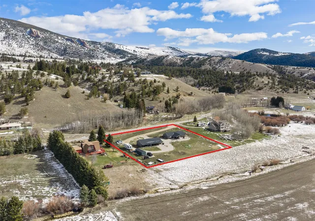 Photo 3 of Single family home for sale at 3015 N Cable Rd, Anaconda, MT 59711 | MLS# 30079304 | Listing updated on 2026-10-04