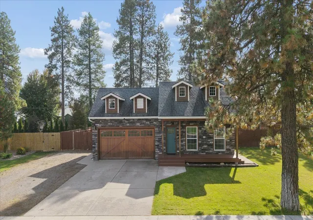 Photo 1 of Single family home for sale at 2 Talbott Pines Loop, Columbia Falls, MT 59912 | MLS# 30079233 | Listing updated on 2026-10-08