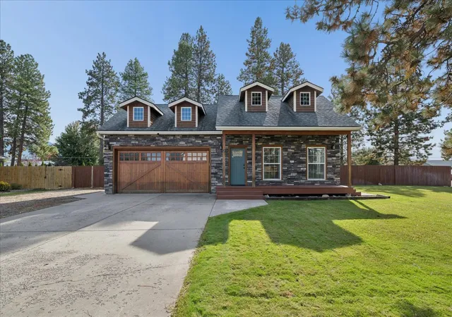 Photo 2 of Single family home for sale at 2 Talbott Pines Loop, Columbia Falls, MT 59912 | MLS# 30079233 | Listing updated on 2026-10-08