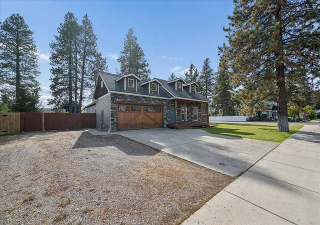Photo 3 of Single family home for sale at 2 Talbott Pines Loop, Columbia Falls, MT 59912 | MLS# 30079233 | Listing updated on 2026-10-08