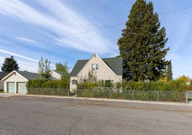 Photo 2 of Single family home for sale at 2840 Floral Blvd, Butte, MT 59701 | MLS# 30079425 | Listing updated on 2026-10-06