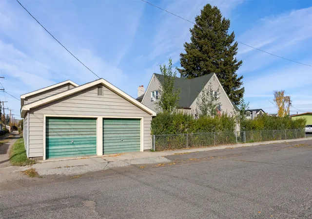 Photo 3 of Single family home for sale at 2840 Floral Blvd, Butte, MT 59701 | MLS# 30079425 | Listing updated on 2026-10-06