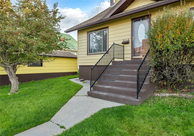 Photo 3 of Single family home for sale at 109 W 6th Street, Anaconda, MT 59711 | MLS# 30079437 | Listing updated on 2026-10-06