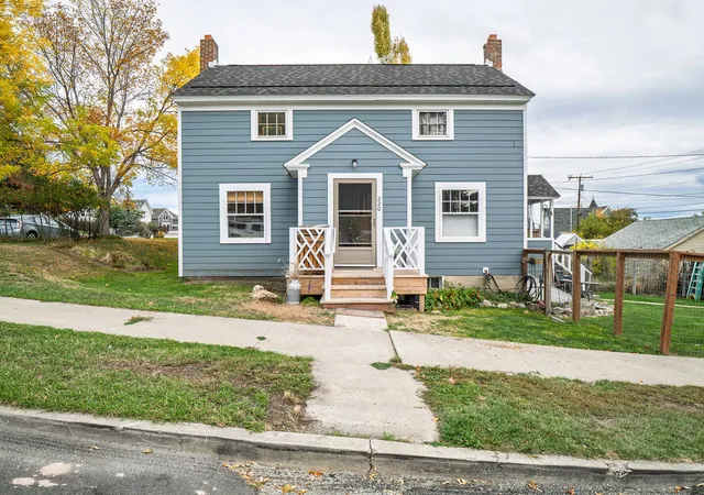Photo 2 of Single family home for sale at 220 Adams St, Helena, MT 59601 | MLS# 30079475 | Listing updated on 2026-10-10