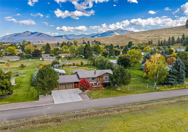 Photo 2 of Single family home for sale at 2730 Remington Ct, Missoula, MT 59804 | MLS# 30077371 | Listing updated on 2026-10-11