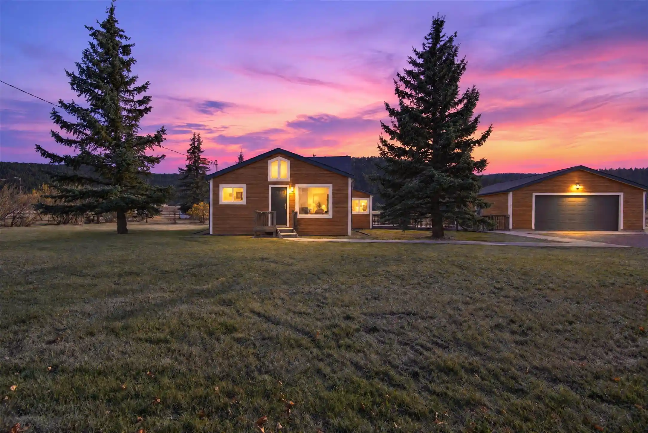 Photo 1 of Single family home for sale at 215 W Main St, Elliston, MT 59728 | MLS# 30079547 | Listing updated on 2026-10-14