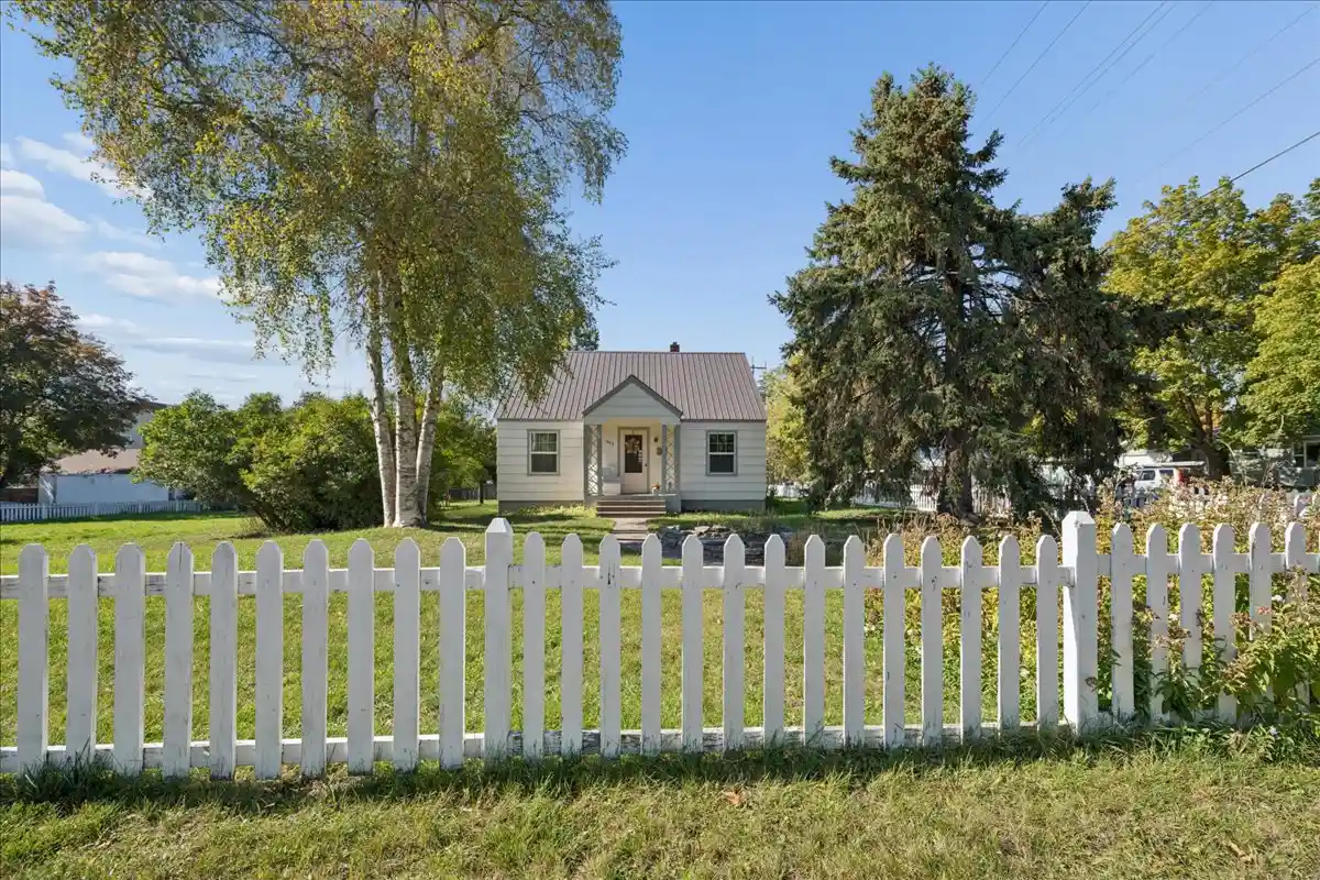 Photo 1 of Single family home for sale at 1404 4th Avenue E, Kalispell, MT 59901 | MLS# 30075175 | Listing updated on 2026-10-29