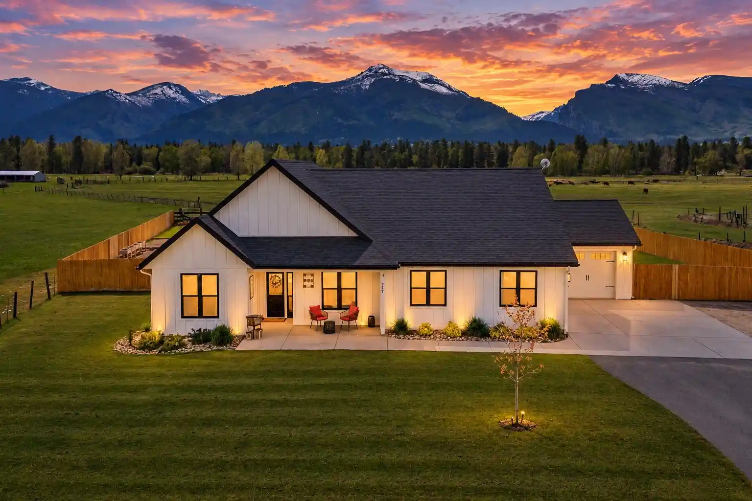 Photo 1 of Single family home for sale at 777 Old Corvallis Rd, Corvallis, MT 59828 | MLS# 30079941 | Listing updated on 2026-10-25