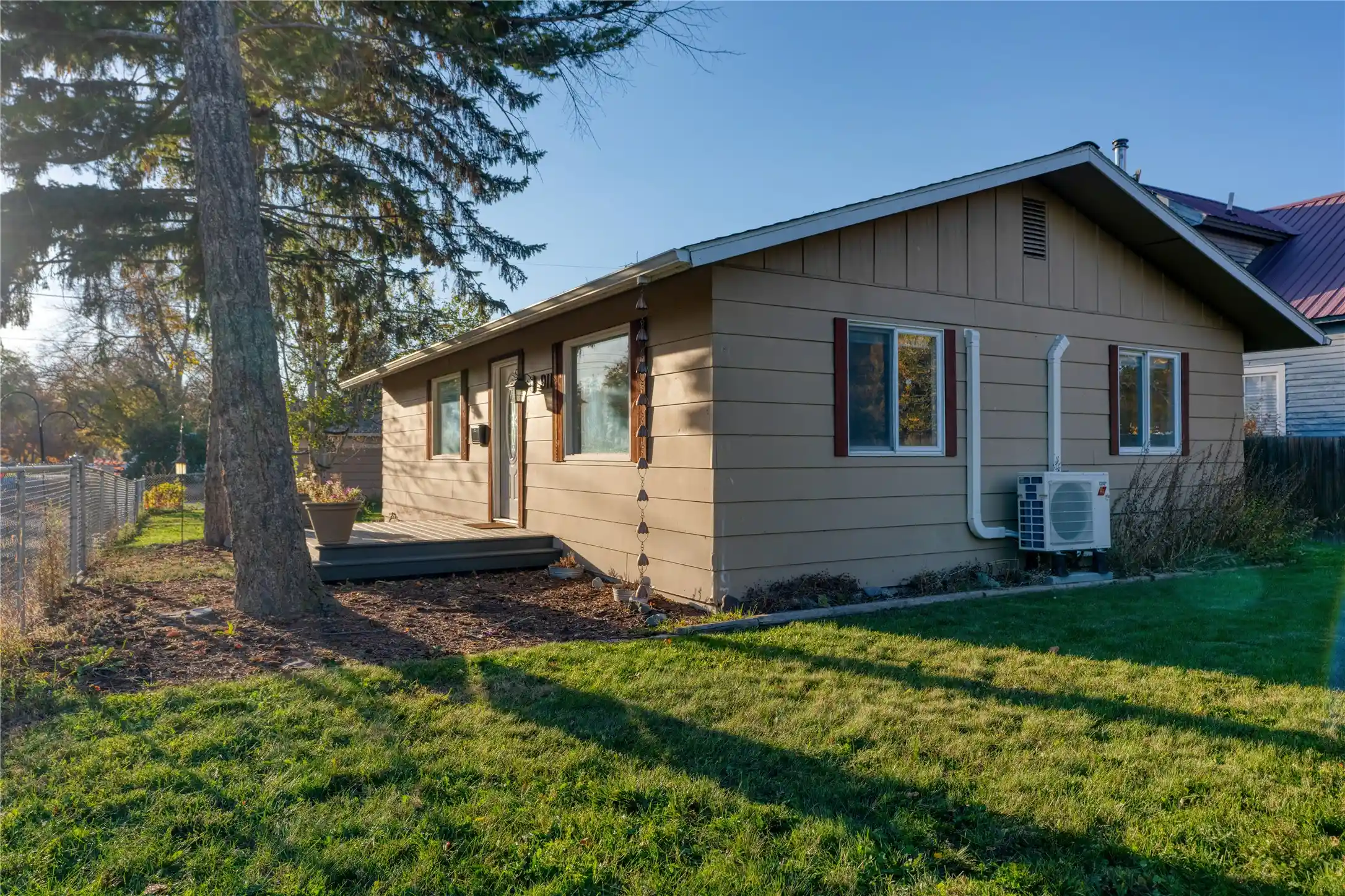 Photo 1 of Single family home for sale at 911 5th Street W, Kalispell, MT 59901 | MLS# 30080138 | Listing updated on 2026-10-27