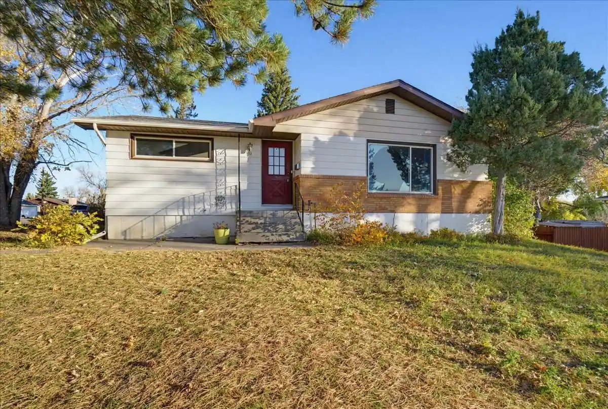 Photo 1 of Single family home for sale at 513 Skyline Dr Ne, Great Falls, MT 59404 | MLS# 30080193 | Listing updated on 2026-10-23