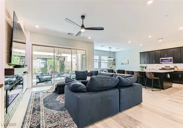 Photo 3 of Sale Pending at 704 Webber Park St, Henderson, NV 89011 | MLS# 2690982 | Listing updated on 2025-10-29