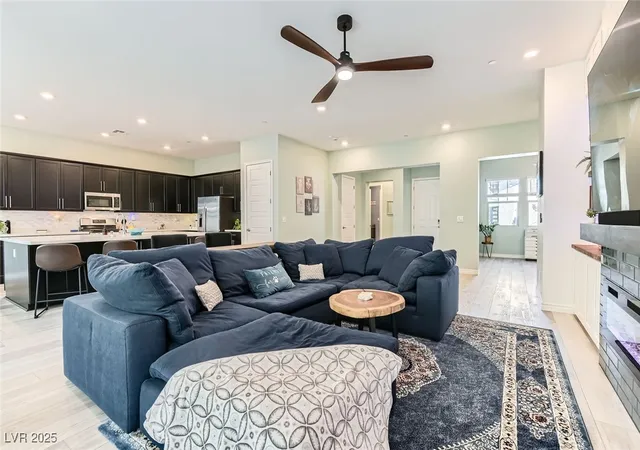 Photo 4 of Sale Pending at 704 Webber Park St, Henderson, NV 89011 | MLS# 2690982 | Listing updated on 2025-10-29