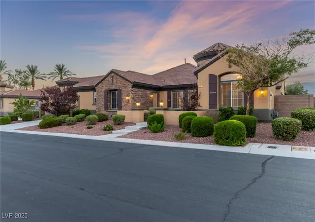 Photo 4 of Single family home for sale at 5027 Crown Cypress St, Las Vegas, NV 89149 | MLS# 2703811 | Listing updated on 2025-10-12
