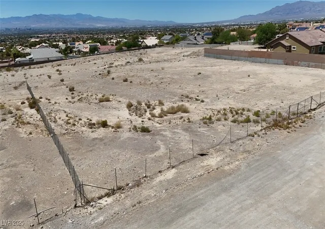 3rd image of 255 Vista Valley St, Las Vegas, NV 89110 | MLS# 2710287