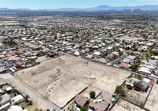5th image of 255 Vista Valley St, Las Vegas, NV 89110 | MLS# 2710287