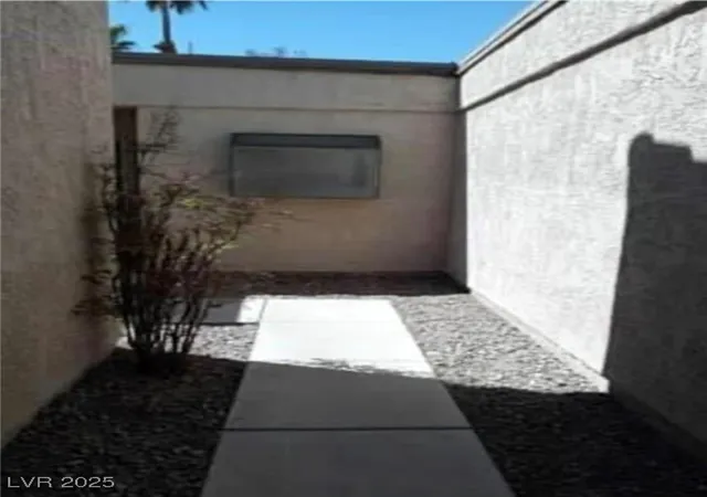 Photo 2 of Townhouse for sale at 4453 Alto Verde Dr, Las Vegas, NV 89119 | MLS# 2715064 | Listing updated on 2025-09-01