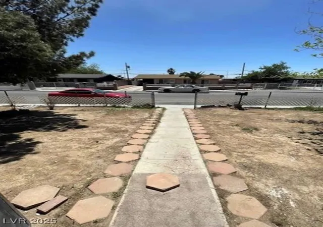 Photo 3 of Single family home for sale at 2100 Dogwood Ave, North Las Vegas, NV 89030 | MLS# 2715061 | Listing updated on 2025-09-01