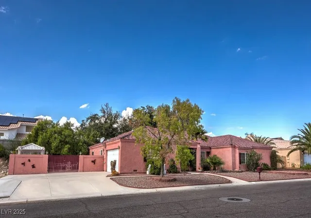 Photo 3 of Single family home for sale at 5535 Mount Diablo Dr, Las Vegas, NV 89118 | MLS# 2722960 | Listing updated on 2025-09-29