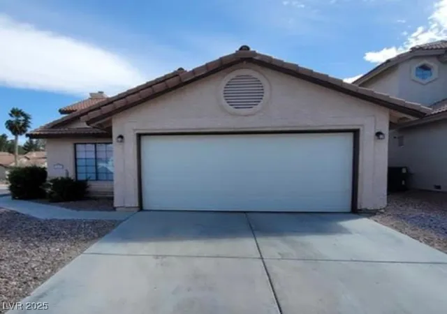 Homes for sale in Henderson, NV | 372 Rushing Creek Ct, Henderson, NV 89014 | MLS# 2723206