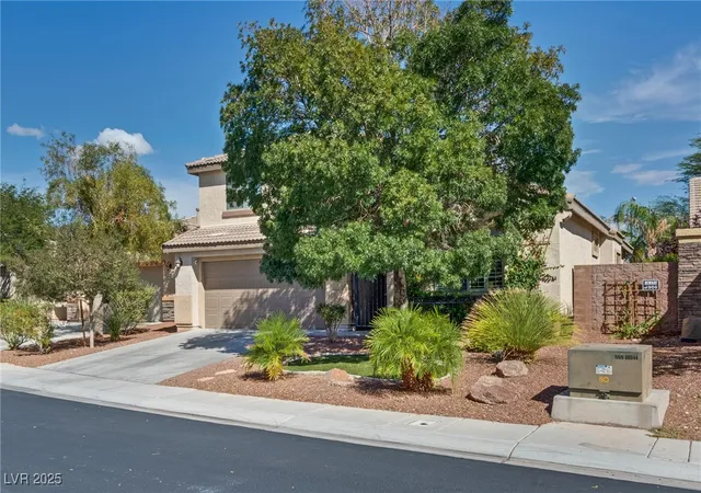Photo 4 of Sale Pending at 8048 Slate Fls St, North Las Vegas, NV 89085 | MLS# 2723744 | Listing updated on 2025-10-10