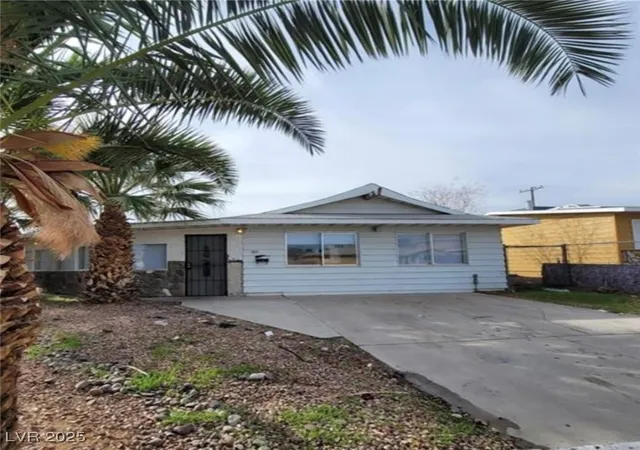 Photo 2 of Single family home for sale at 309 Rossmoyne Ave, North Las Vegas, NV 89030 | MLS# 2731735 | Listing updated on 2025-11-01