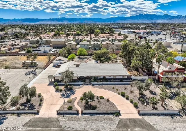 2nd image of 2625 Westwind Rd, Las Vegas, NV 89146 | MLS# 2582851