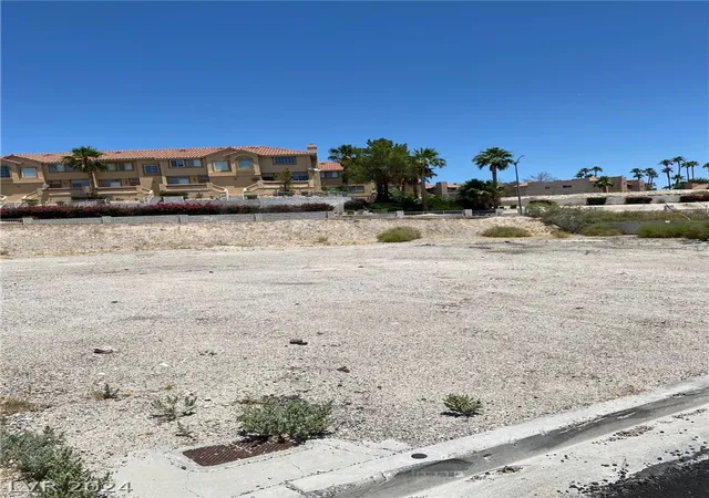 2nd image of 3647 S Pointe Cir, Laughlin, NV 89029 | MLS# 2587198