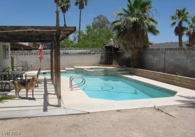 Photo 2 of Sale Pending at 322 Oliveiro Ct, Henderson, NV 89014 | MLS# 2623718 | Listing updated on 2026-06-30