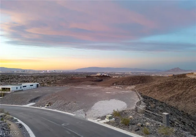 1st image of 17 Cloud Chaser Blvd, Henderson, NV 89012 | MLS# 2654948