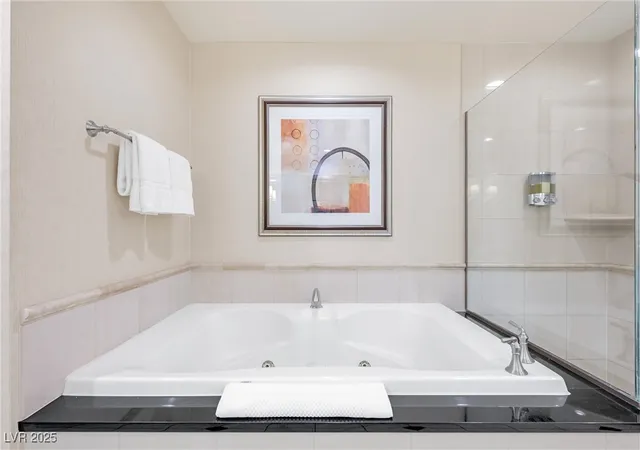 2nd image of 135 E Harmon Ave, Las Vegas, NV 89109