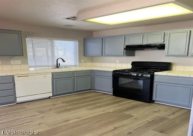 Photo 3 of Single family home for sale at 6532 Moon Roses Ct, Las Vegas, NV 89108 | MLS# 2669309 | Listing updated on 2026-03-24