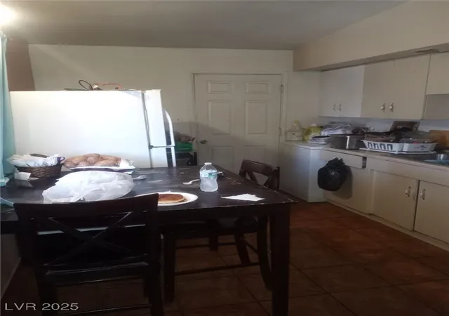 Listing Photo 2 - Condo for sale in building located at 2120 Glider St, North Las Vegas, NV 89030 - Unit #