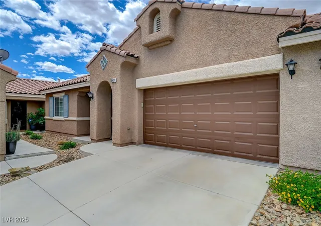 Photo 2 of Townhouse for sale at 9431 Borough Park St, Las Vegas, NV 89178 | MLS# 2678084 | Listing updated on 2026-03-27