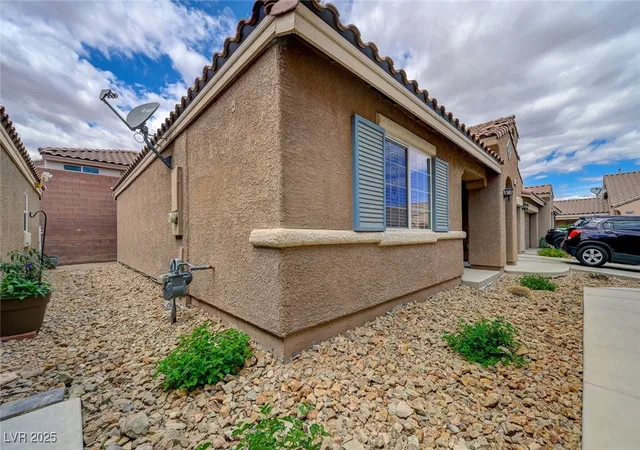 Photo 3 of Townhouse for sale at 9431 Borough Park St, Las Vegas, NV 89178 | MLS# 2678084 | Listing updated on 2026-03-27