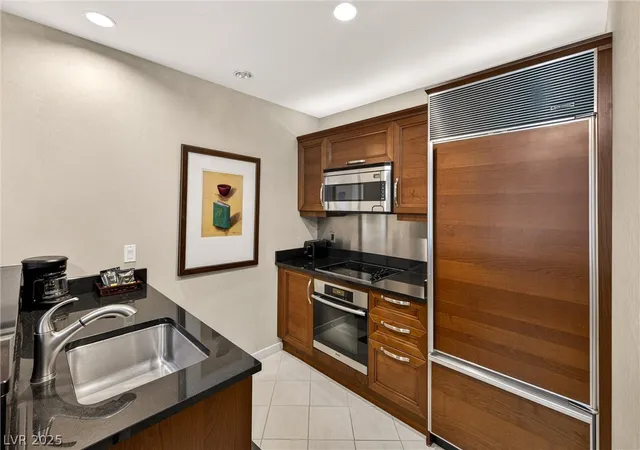 Photo 4 of Condo for sale at 125 E Harmon Ave #321, Las Vegas, NV 89109 | MLS# 2682248 | Listing updated on 2026-08-23