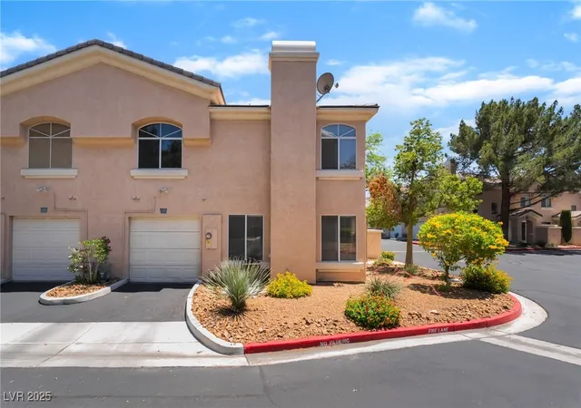 Photo 3 of Townhouse for sale at 3950 S Sandhill Rd #130, Las Vegas, NV 89121 | MLS# 2685091 | Listing updated on 2026-10-06