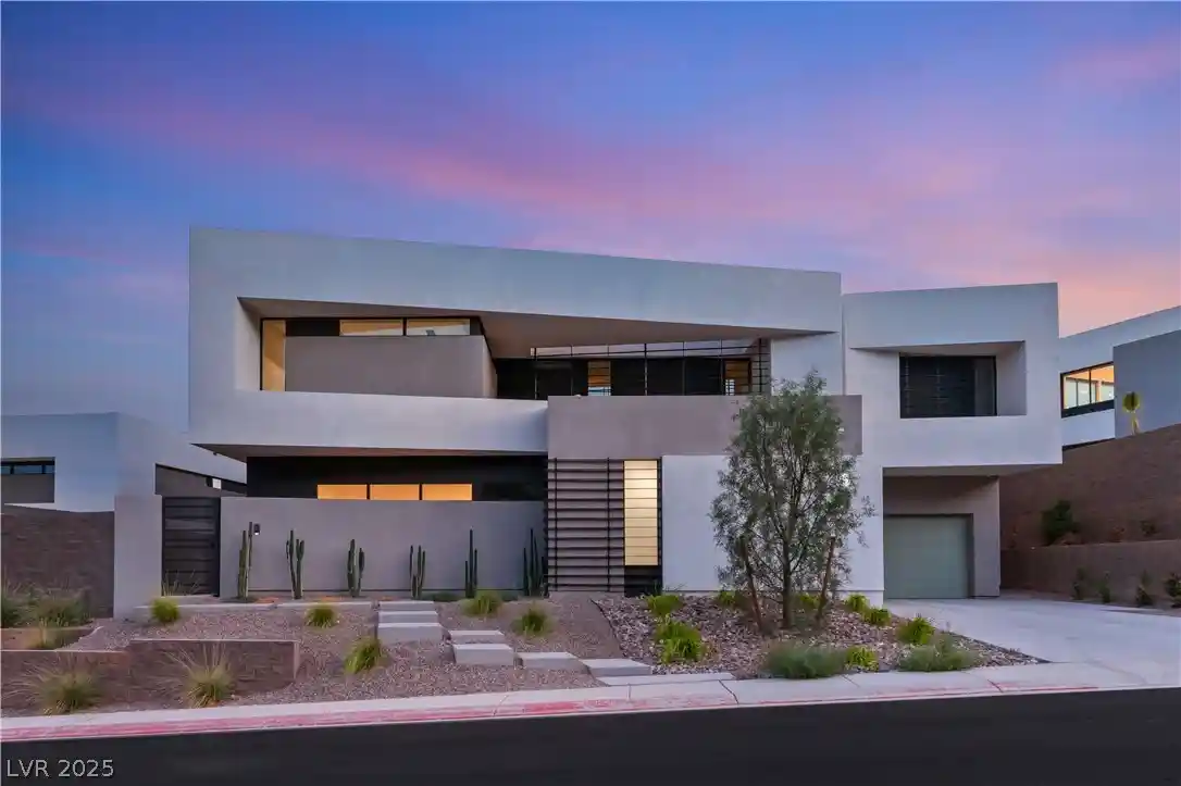 Photo 1 of Single family home for sale at 25 Cyn Bay Dr, Henderson, NV 89011 | MLS# 2688819 | Listing updated on 2026-10-29