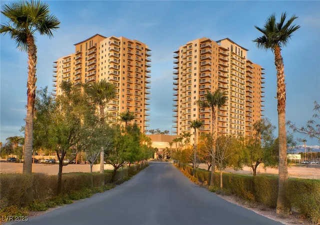 Listing Photo 5 - Condo for sale in building located at 8255 S Las Vegas Blvd, Las Vegas, NV 89123 - Unit #1816