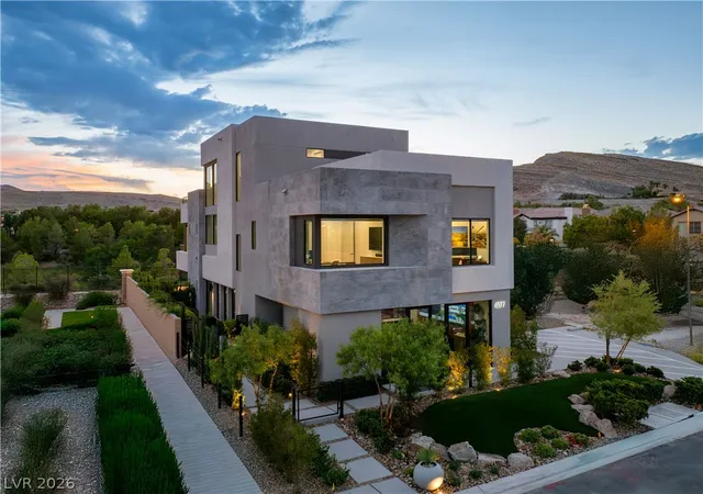 Photo 2 of Single family home for sale at 20 Lakefront Dr, Henderson, NV 89011 | MLS# 2693781 | Listing updated on 2026-07-31