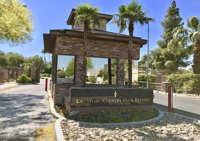 2nd image of 668 Oakmont Ave #1715, Las Vegas, NV 89109 | MLS# 2695339