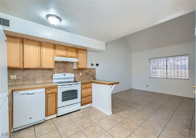 4th image of 5125 Gray Ln #B, Las Vegas, NV 89119 | MLS# 2698682