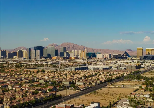 40th image of 135 E Harmon Ave #2002 & 2004, Las Vegas, NV 89109 | MLS# 2699147