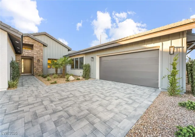Photo 2 of Single family home for sale at 9261 Fountain Creek Ct, Las Vegas, NV 89139 | MLS# 2700224 | Listing updated on 2026-06-17