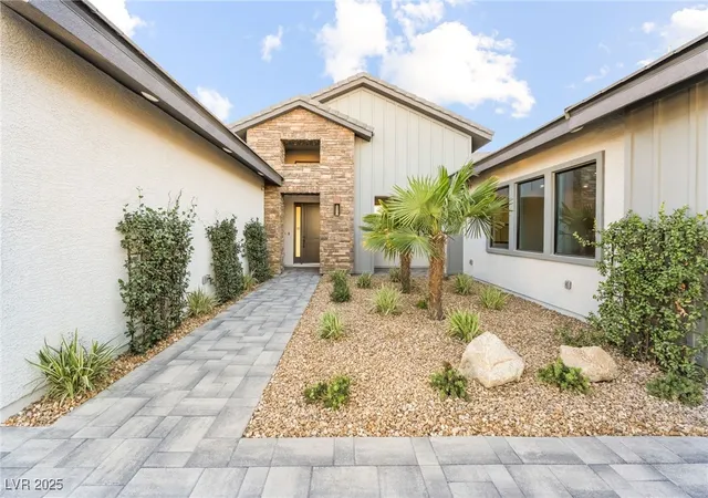 Photo 2 of Single family home for sale at 9261 Fountain Creek Ct, Las Vegas, NV 89139 | MLS# 2700224 | Listing updated on 2026-06-17