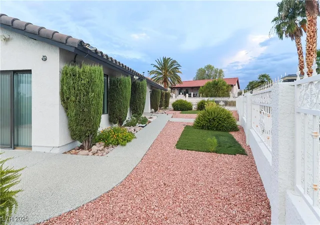 Homes for sale in Boulder City, NV | 935 Vista Lago Way, Boulder City, NV 89005 | MLS# 2702441