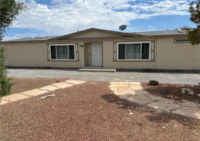 Photo 3 of Manufactured home for sale at 1371 W Basin Ave, Pahrump, NV 89060 | MLS# 2702818 | Listing updated on 2026-07-31