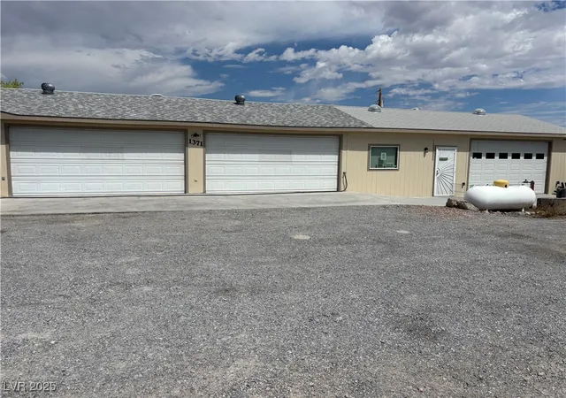 Photo 3 of Manufactured home for sale at 1371 W Basin Ave, Pahrump, NV 89060 | MLS# 2702818 | Listing updated on 2026-07-31