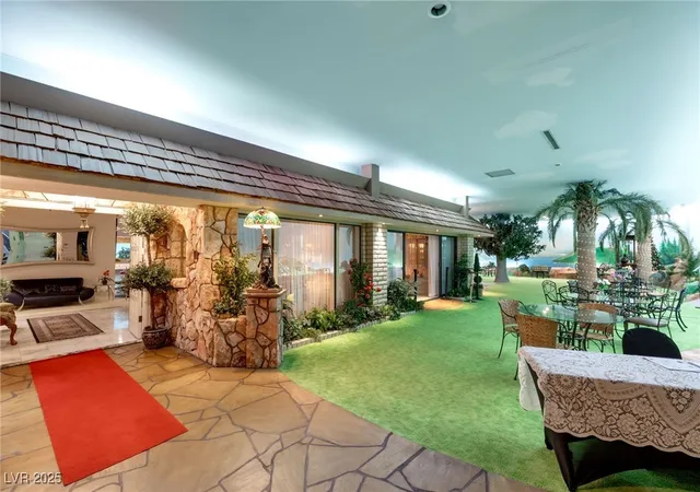 Photo 3 of Mansion for sale at 3970 Spencer St, Las Vegas, NV 89119 | MLS# 2713309 | Listing updated on 2026-07-11