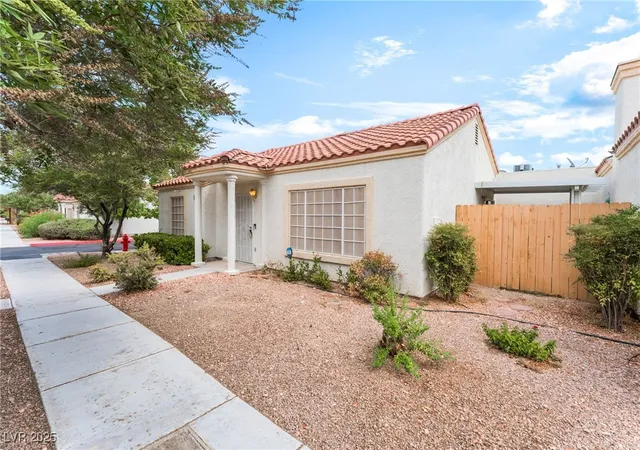 Photo 2 of Sale Pending at 5401 Geneive Ln #101, Las Vegas, NV 89108 | MLS# 2716386 | Listing updated on 2026-08-29
